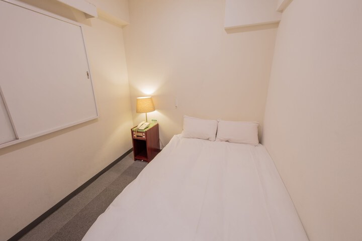 Room 10 of 48