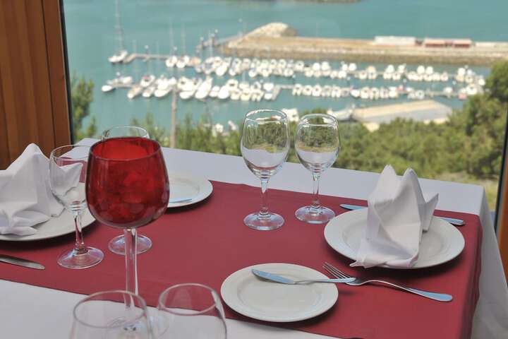 Dining 65 of 86
