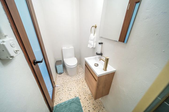 Room 14 of 22