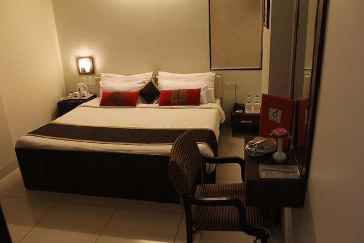 Room 18 of 38