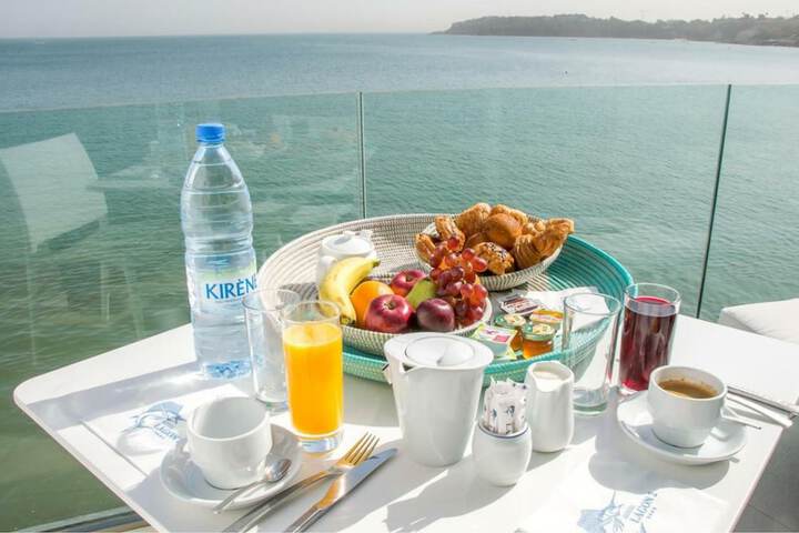 Breakfast/Coffee Service 25 of 33