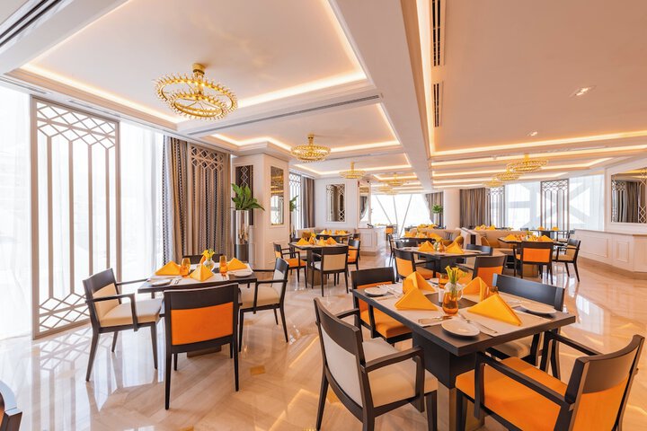 Dining 56 of 70