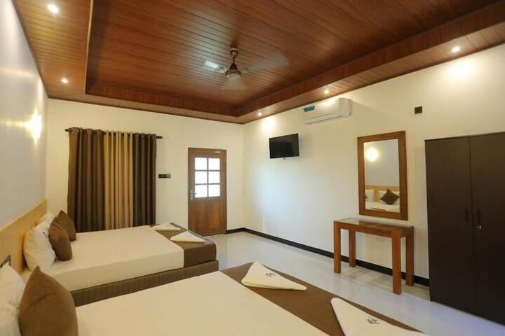Room 6 of 21