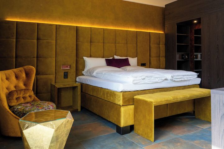 Room 27 of 67