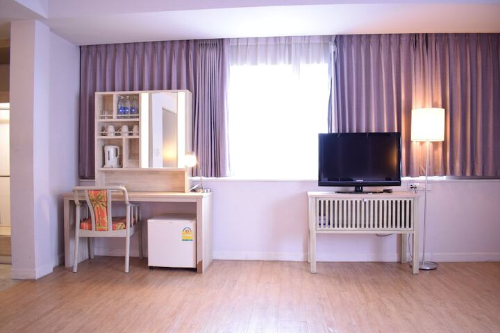 Room 32 of 100