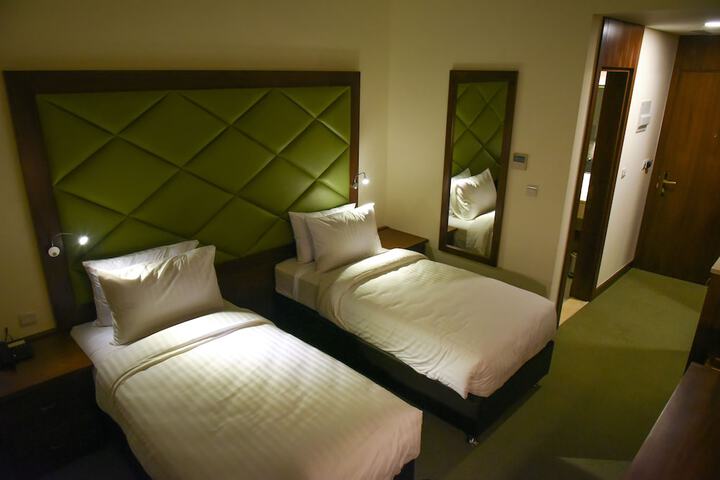Room 8 of 64
