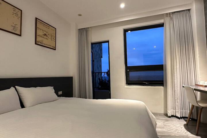 Room 3 of 17