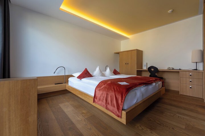 Room 22 of 100