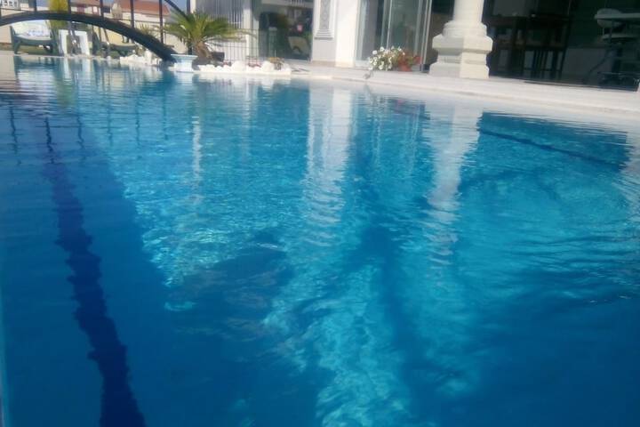 Pool 28 of 67