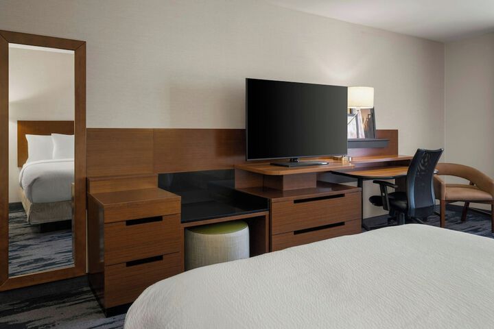 Room 10 of 42