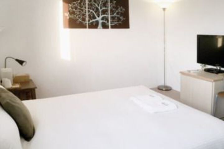 Room 11 of 15