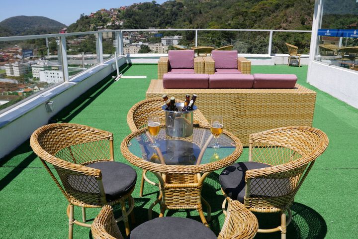 Lounge 57 of 88