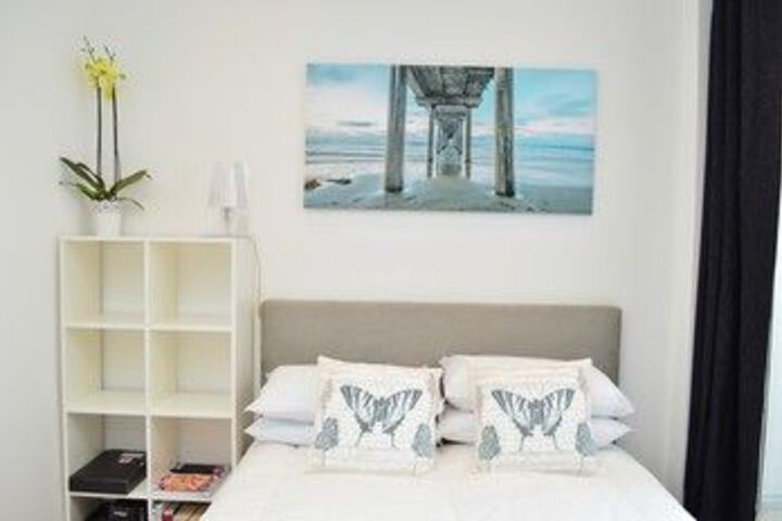 Room 11 of 24