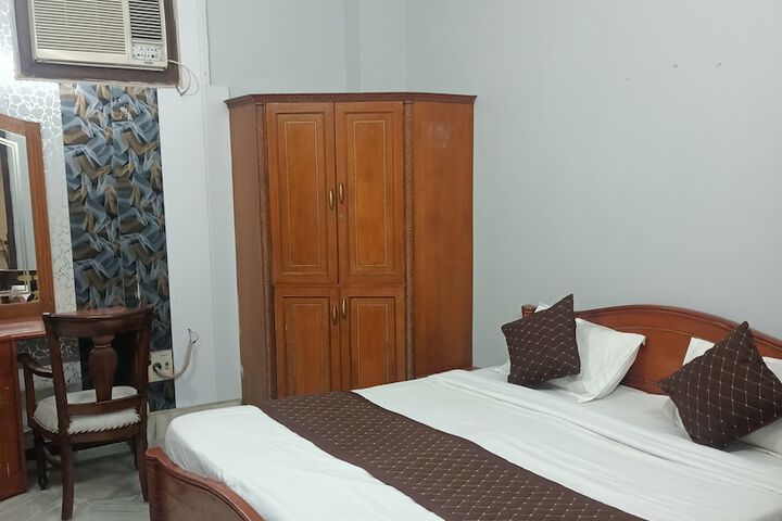 Room 7 of 37