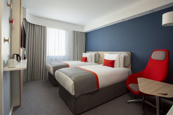 Room 7 of 30