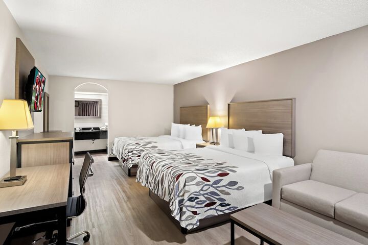 Deluxe 2 Queen Beds (1 of 9)