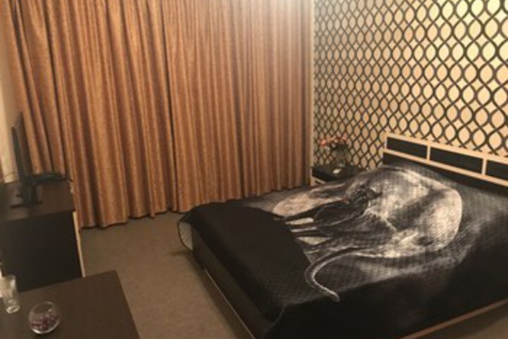 Room 18 of 28
