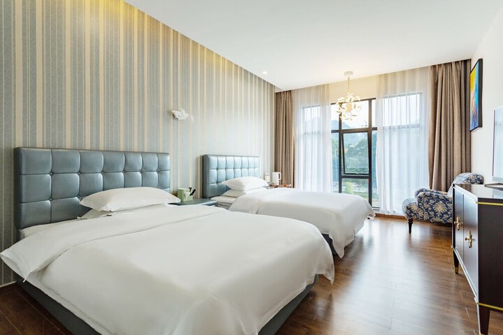 Room 40 of 174