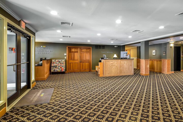 Entrance & Lobby