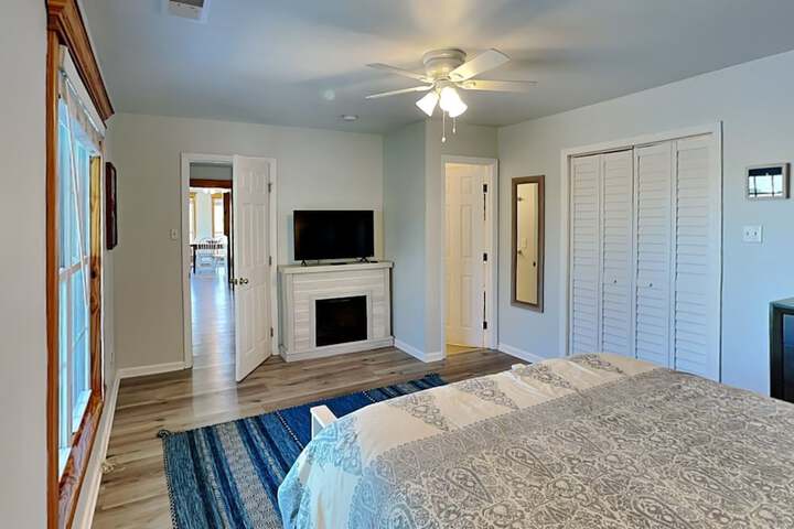 Room 6 of 24