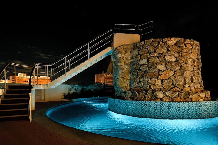 Pool 96 of 203