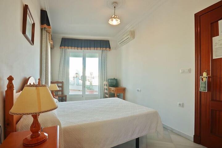 Room 7 of 25