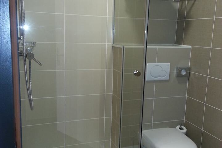 Room 32 of 41