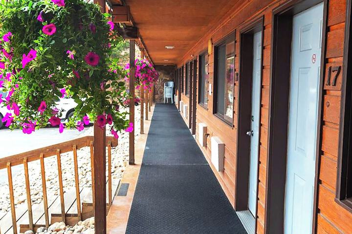 Hotel Entry
