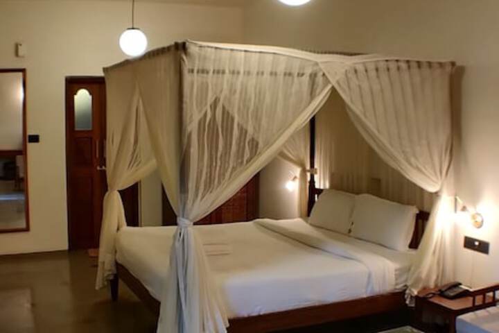 Room 7 of 35