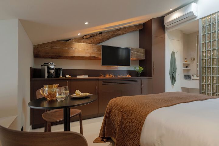 Room 8 of 73