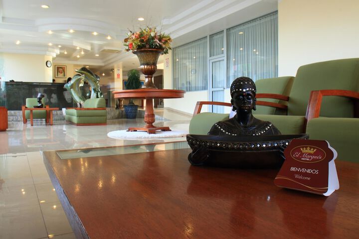 Entrance & Lobby
