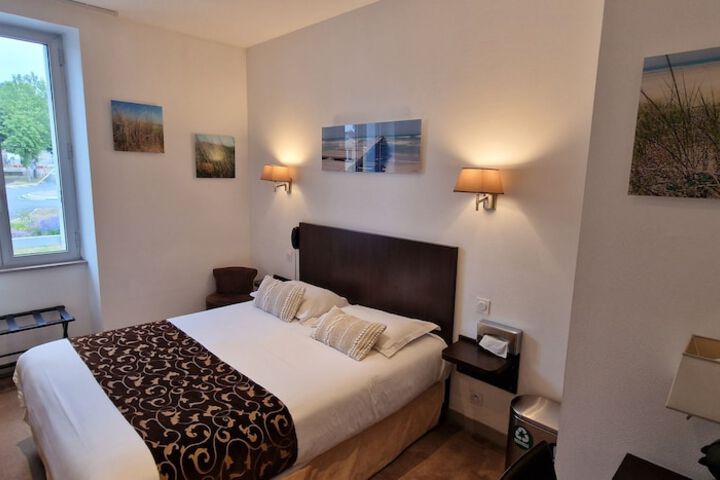 Room 8 of 28