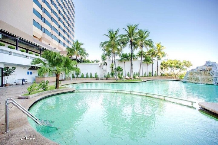 Pool Hotel