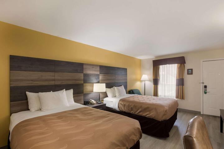 2 Double Beds (2 of 18)