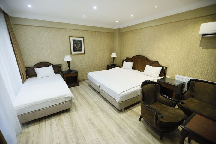 Room 3 of 26