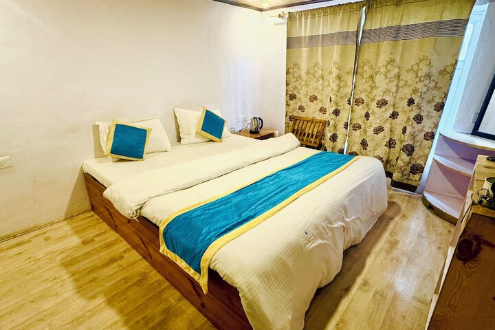 Room 8 of 24
