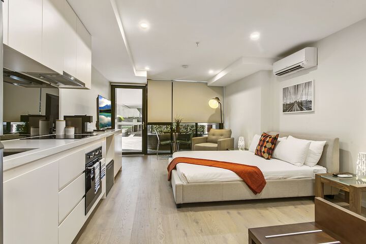 Room 3 of 103