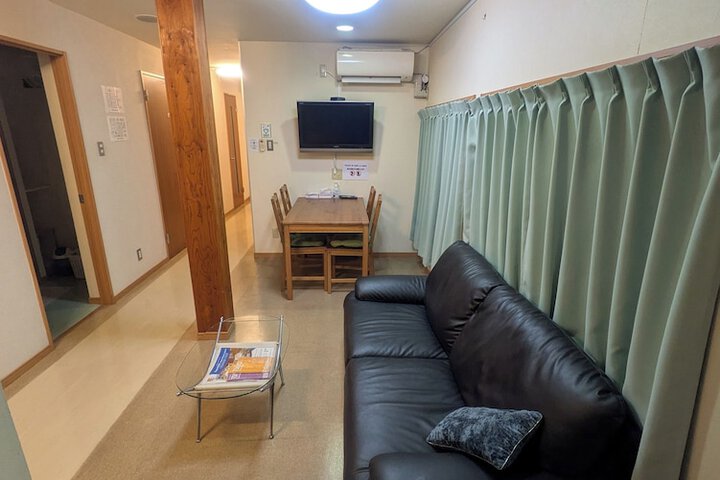 Room 14 of 25