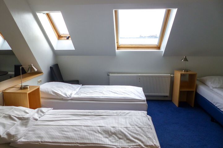 Room 43 of 86