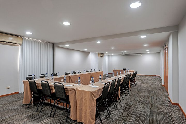 Ballroom/Hall 31 of 43