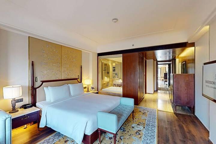 Room 40 of 191
