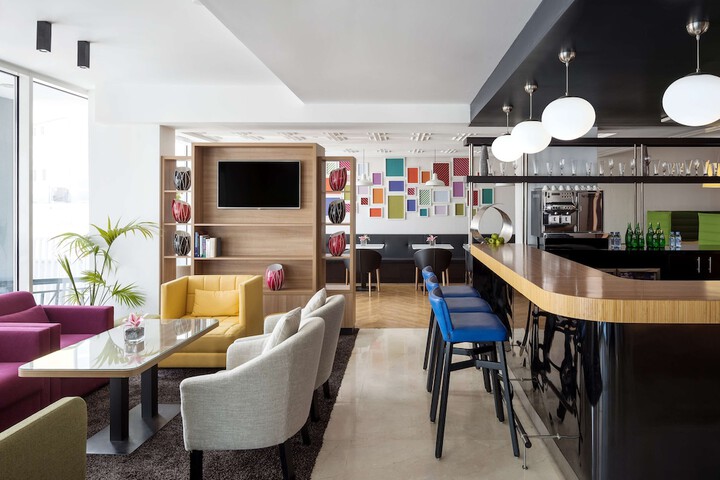 Entrance & Lobby