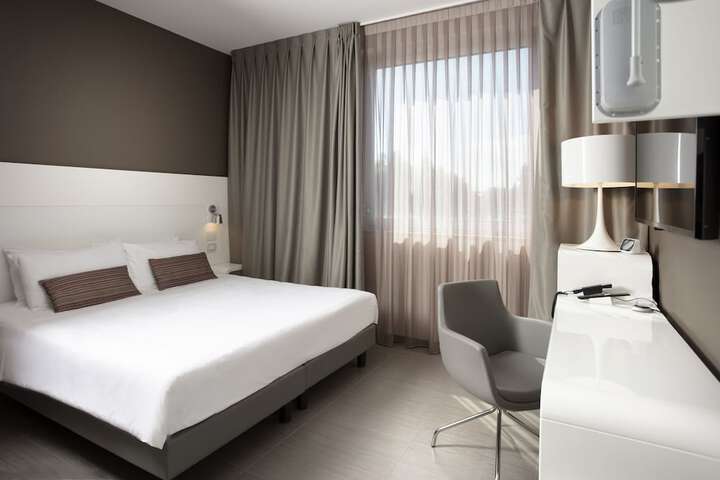 Room 20 of 76