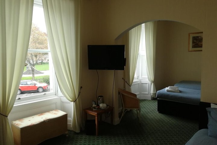 Room 15 of 33