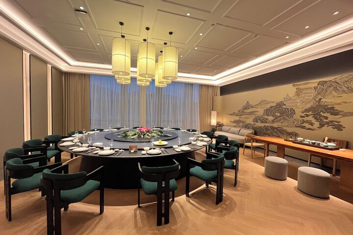 Dining 41 of 47