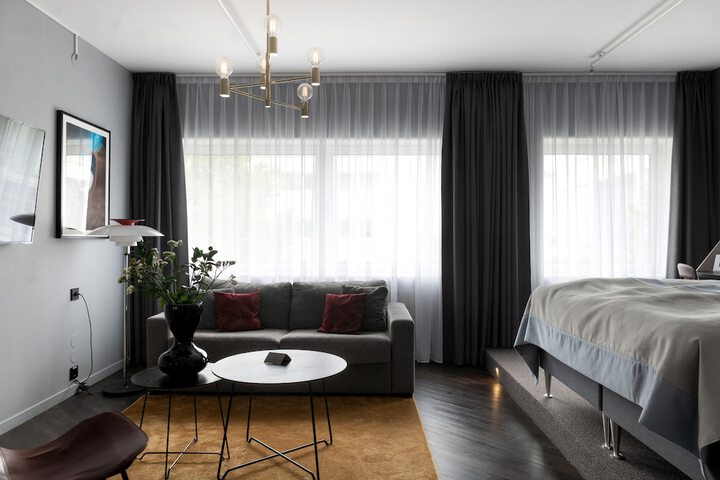 Room 8 of 60