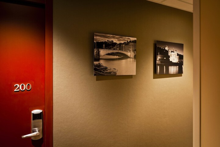 Ballroom/Hall 61 of 83