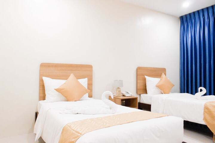 Room 6 of 34