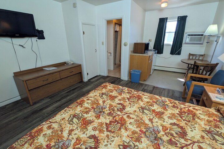 Room 17 of 84