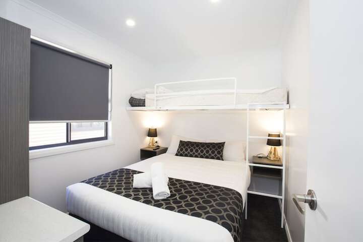 Room 518 of 876